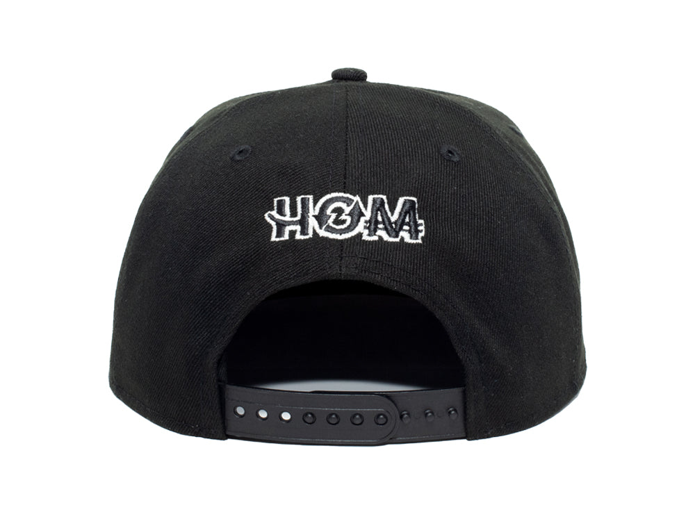 CLASSIC SNAPBACK BLACK/WHITE