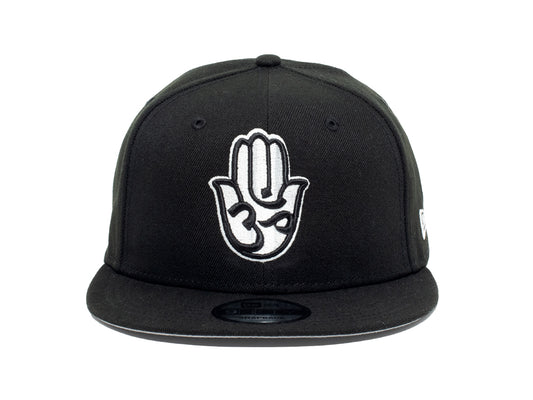 CLASSIC SNAPBACK BLACK/WHITE