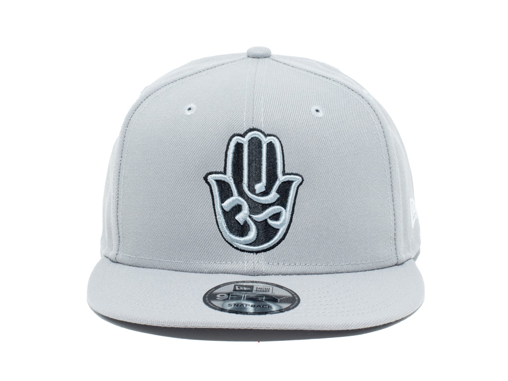 SNAPBACK CLÁSICO GRIS/NEGRO