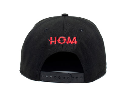 SNAPBACK CLÁSICO NEGRO/ROJO