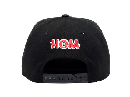 SNAPBACK CLÁSICO NEGRO/BLANCO/ROJO